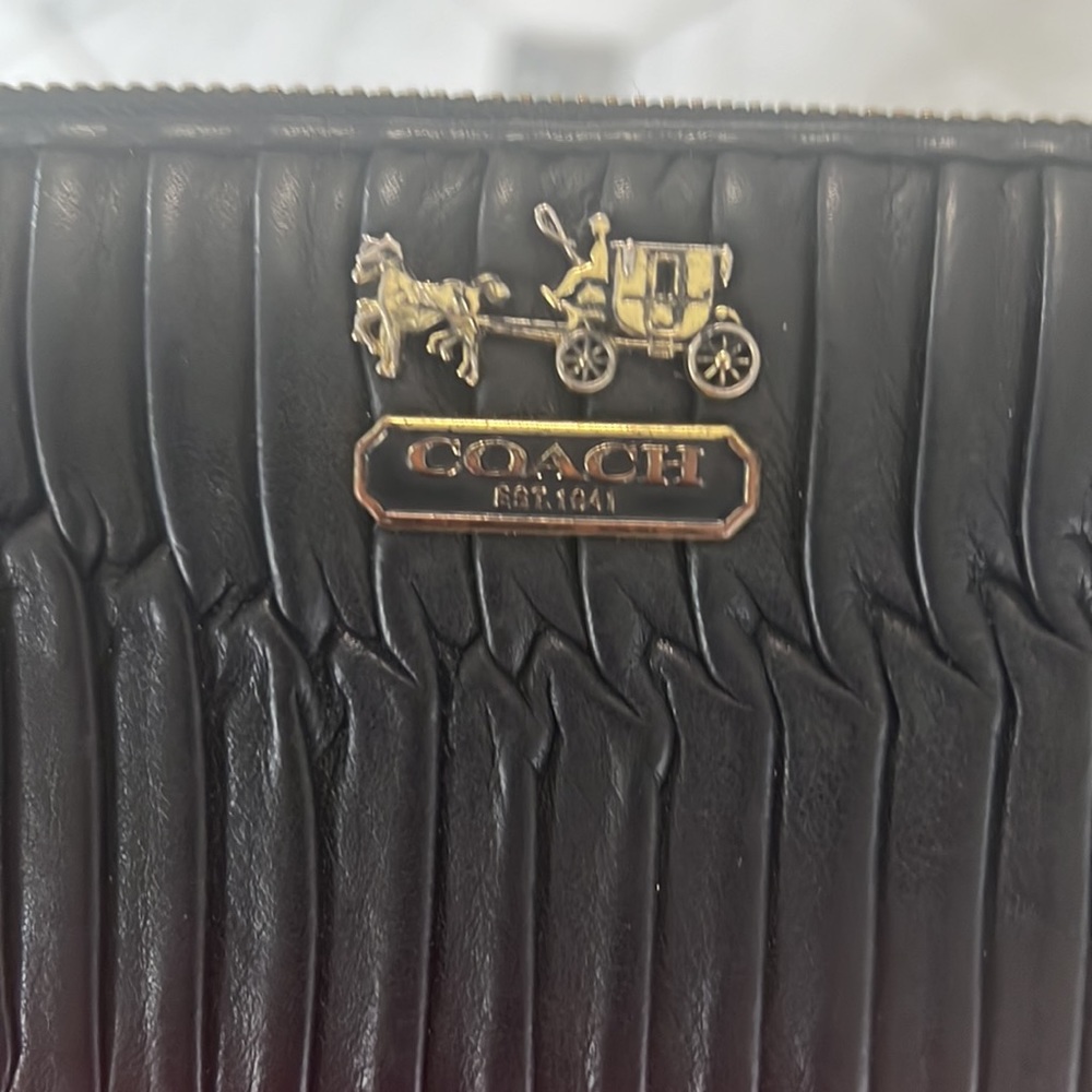 Coach Wallet - Picture 4 of 8